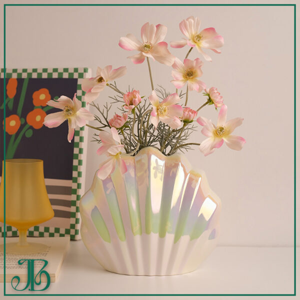 Madeleine Shell Vase - Image 2