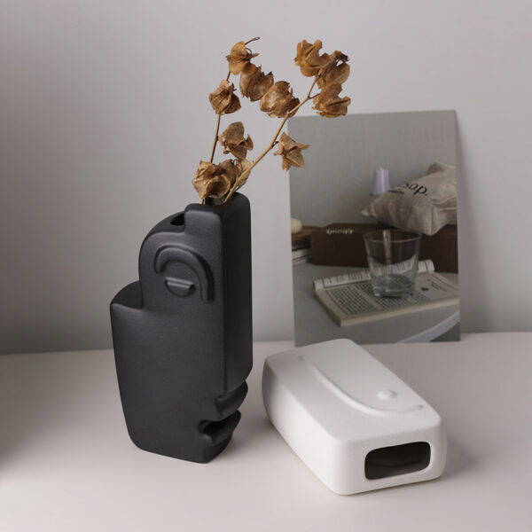 Simple Human Face Vase - Image 4