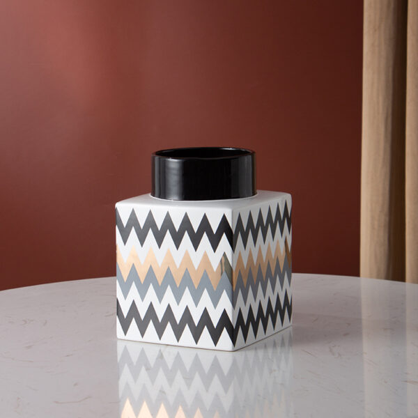 Zig Zag Vase - Image 6