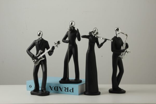 Singer Model - Image 4