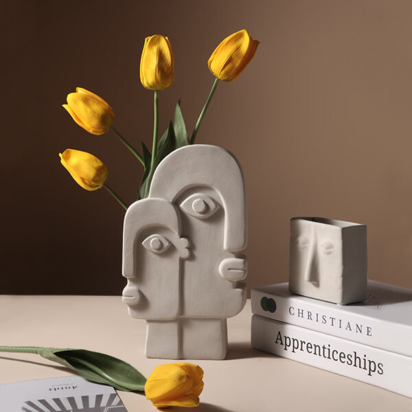 Abstract Face Vase - Image 2